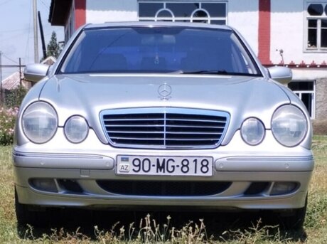 Mercedes E 240