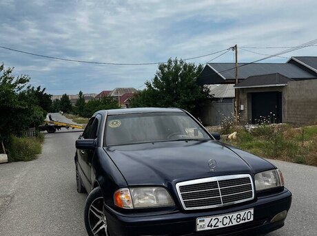 Mercedes C 200