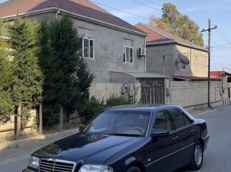 Mercedes C 200