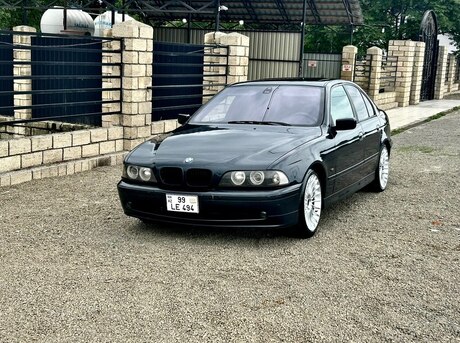 BMW 528