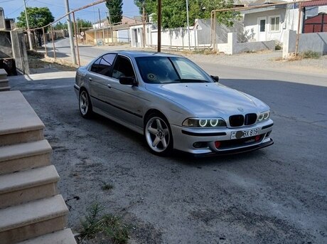 BMW 528