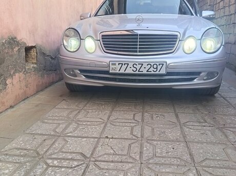 Mercedes E 200
