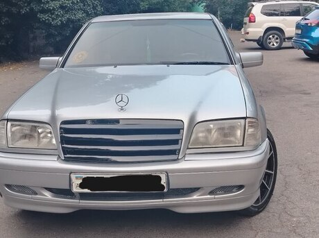 Mercedes C 200