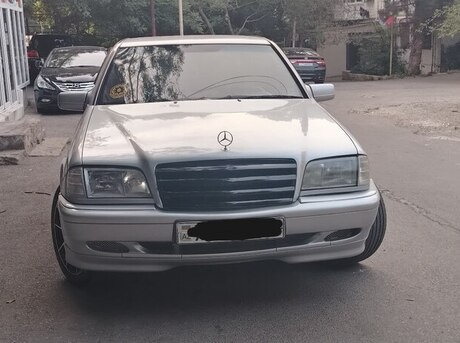 Mercedes C 200