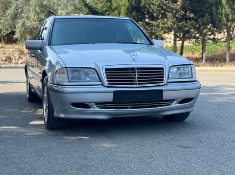 Mercedes C 180