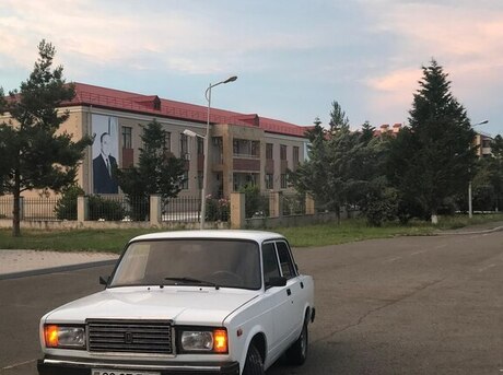 LADA (VAZ) 2107