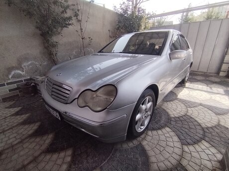 Mercedes C 320