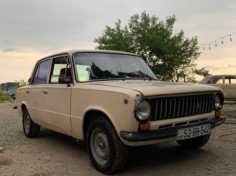 LADA (VAZ) 21011