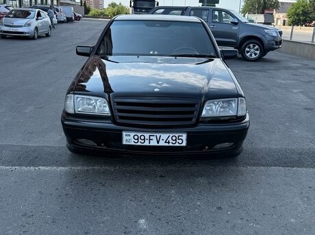 Mercedes C 200
