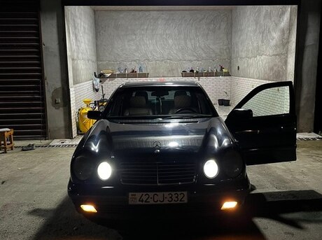 Mercedes E 230