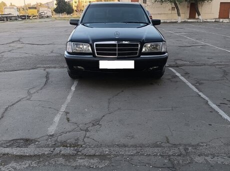 Mercedes C 240