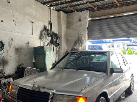 Mercedes 190