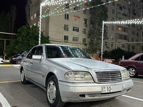 Mercedes C 200