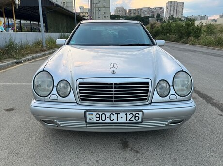 Mercedes E 230