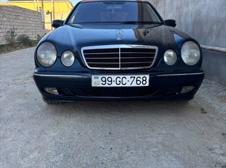 Mercedes E 200