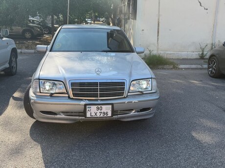Mercedes C 200