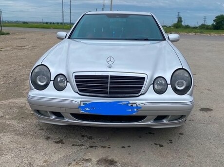 Mercedes E 240