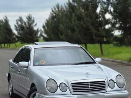 Mercedes E 240