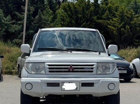 Mitsubishi Pajero io