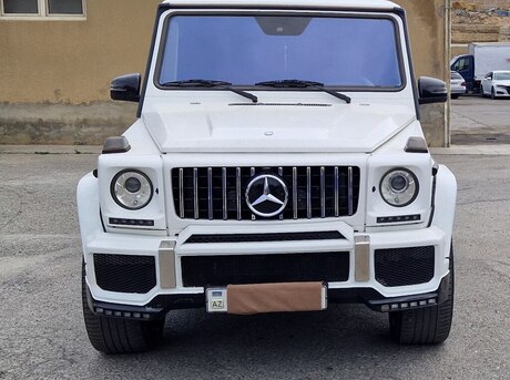 Mercedes G 300