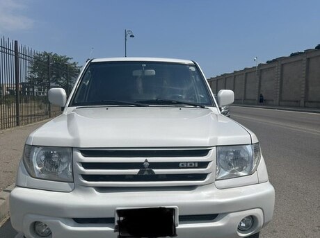 Mitsubishi Pajero io