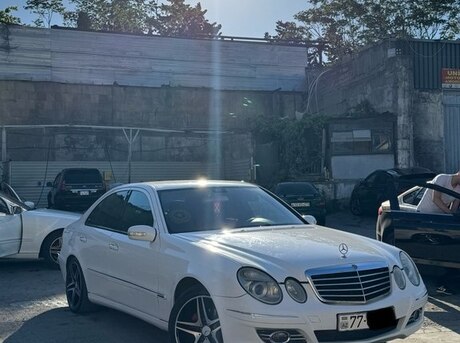 Mercedes E 220