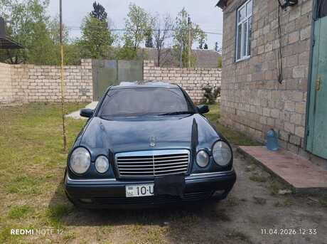 Mercedes E 230