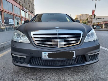 Mercedes S 63 AMG