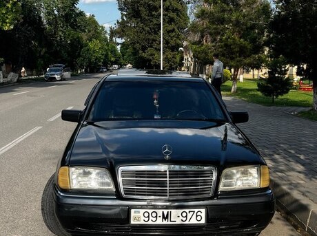 Mercedes C 200