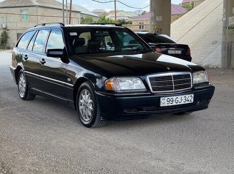 Mercedes C 200