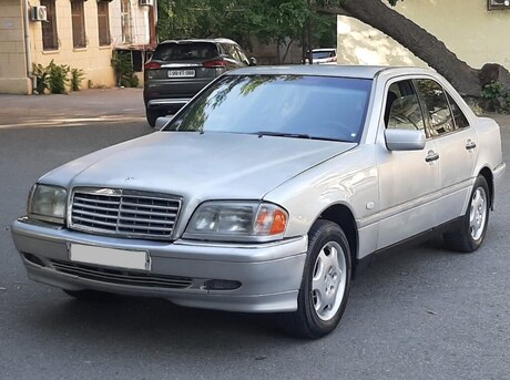 Mercedes C 180