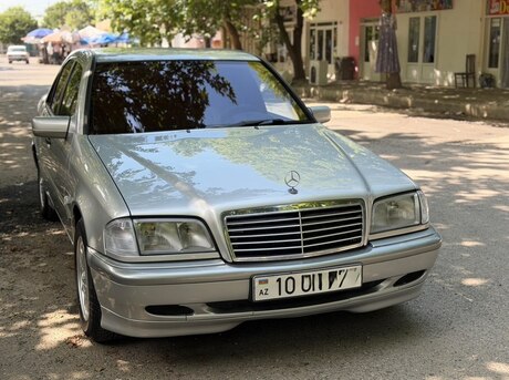 Mercedes C 180