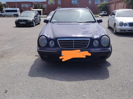 Mercedes E 200