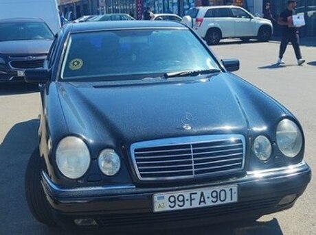 Mercedes E 200