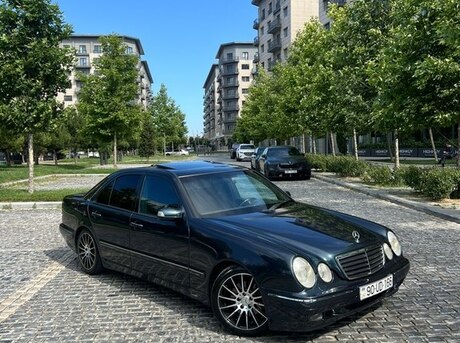 Mercedes E 320