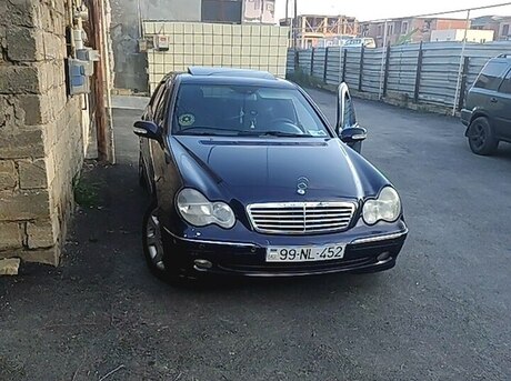 Mercedes C 200