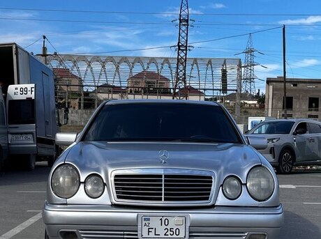 Mercedes E 290