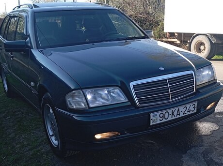 Mercedes C 200