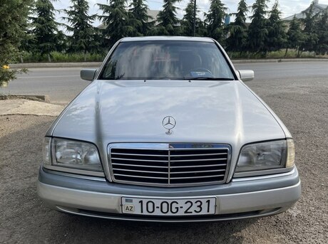 Mercedes C 200