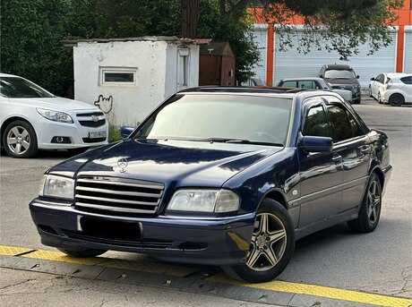 Mercedes C 200