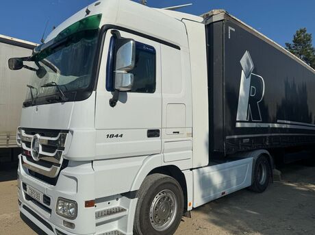 Mercedes Actros 1844