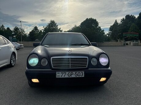 Mercedes E 240