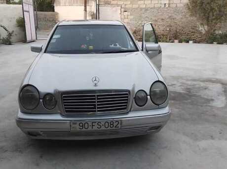 Mercedes E 200