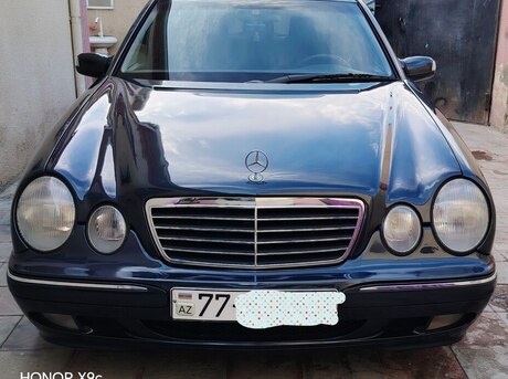 Mercedes E 200