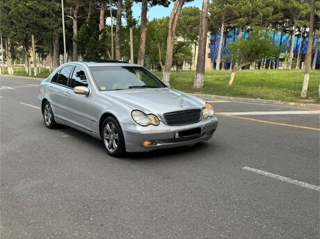 Mercedes C 200