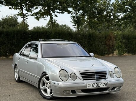 Mercedes E 320