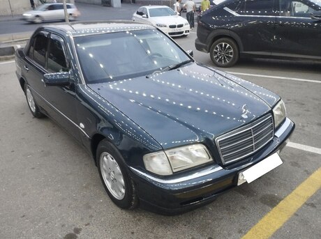 Mercedes C 180
