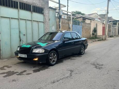Mercedes C 180