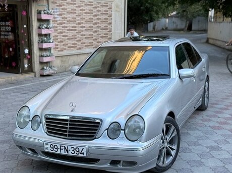 Mercedes E 240