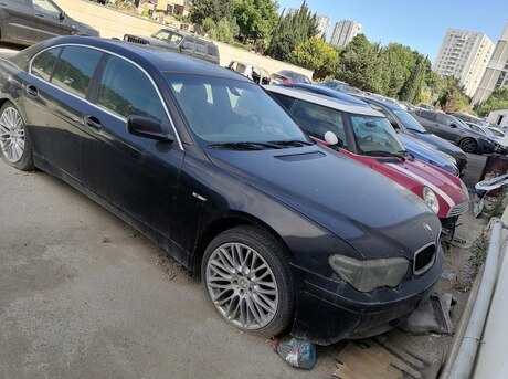 BMW 745